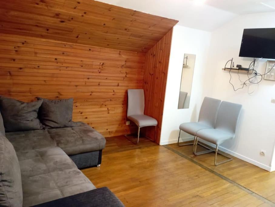 شقة 3 Pieces Calme, Terrasse Et Parking Prive Courcouronnes المظهر الخارجي الصورة